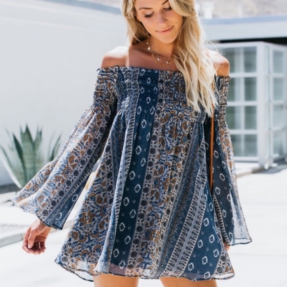 Vici Dresses & Skirts - HP Vici Dolls Boho Paisley Off Shoulder Bell Sleeve Mini Dress Small